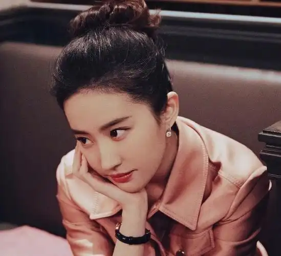 刘亦菲考古之她真的好爱丸子头1