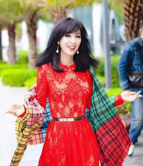 米雪个人资料(女星米雪:与成龙谈过恋爱,后经历一场生死恋,现在过得