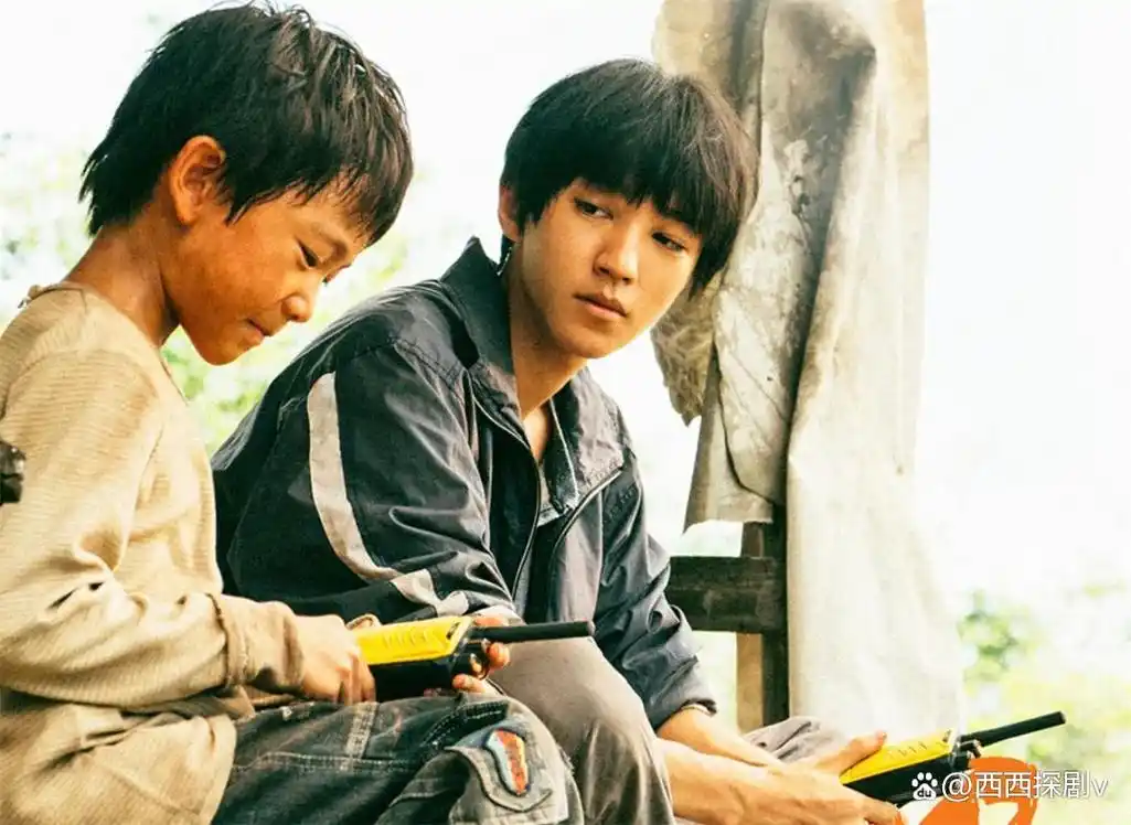 同样是殷若昕的电影,把王俊凯与张子枫放在一起,高下立判