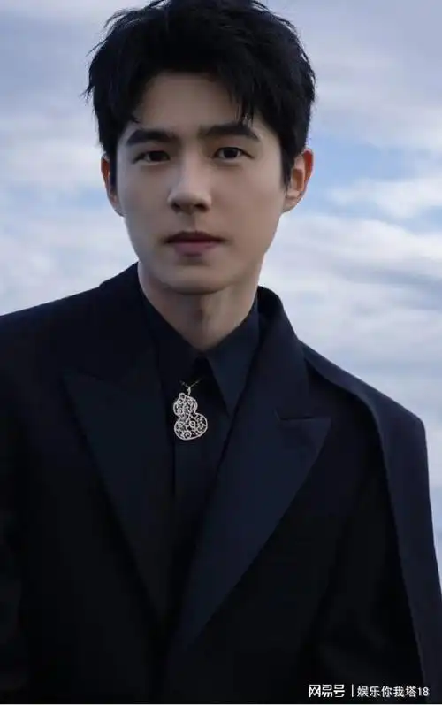 单眼皮的刘昊然很帅