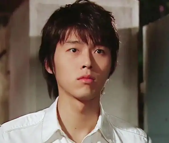 来欣赏一下金三顺时期玄彬新鲜出炉的脸蛋