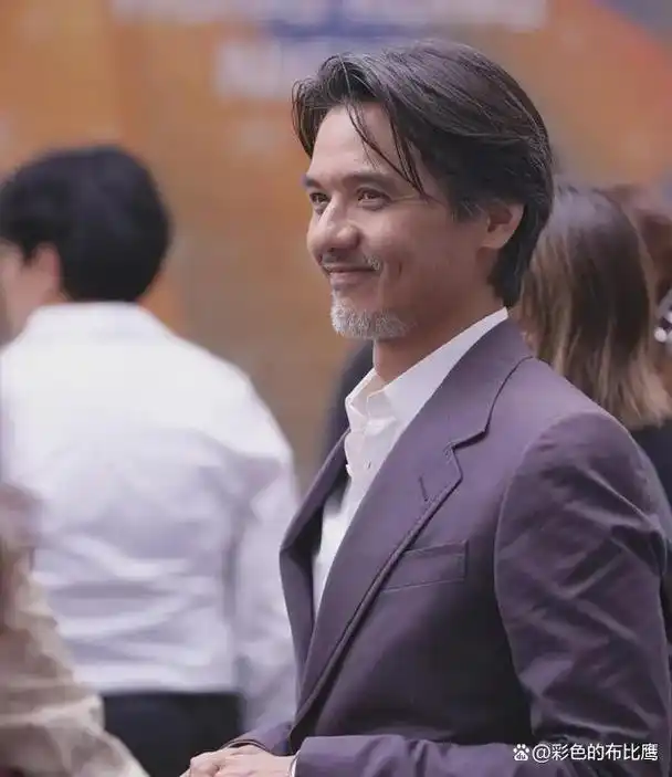 舒淇生日,老公冯德伦晒丑照,真是你在闹我在笑!