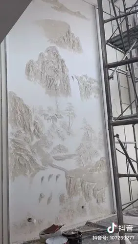 说起佳佳的拿手绝活,还是浮雕作画.