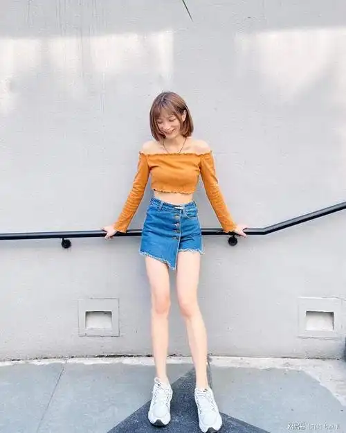 搭配小蛮腰展现完美身材|时尚|腰身|超短裙|穿着者|身材比例_网易订阅