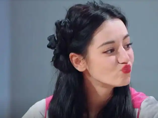 迪丽热巴这腿绝了出演你好星期六综艺效果满分