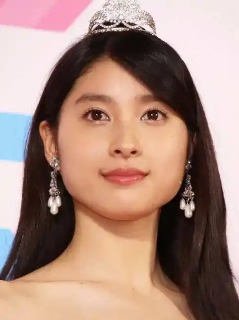 过年"小脸"攻略,这些大脸女明星是怎样做到脸大还美的?_手机搜狐网