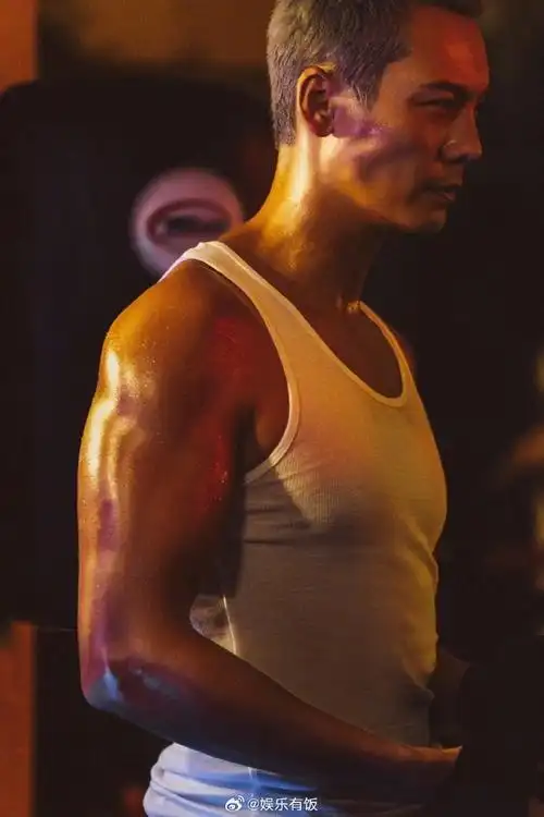 陈伟霆vlog肌肉含量好高