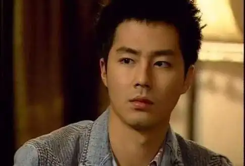 赵寅成:全智贤心中男神,却惨遭金敏喜抛弃,如今41岁仍孤身一人