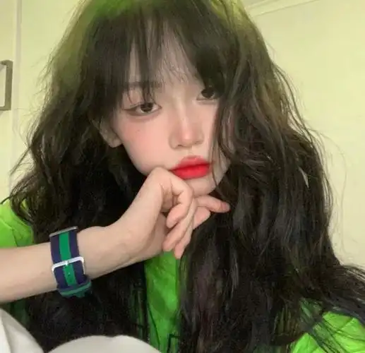 "让同学感兴趣的女生头像"