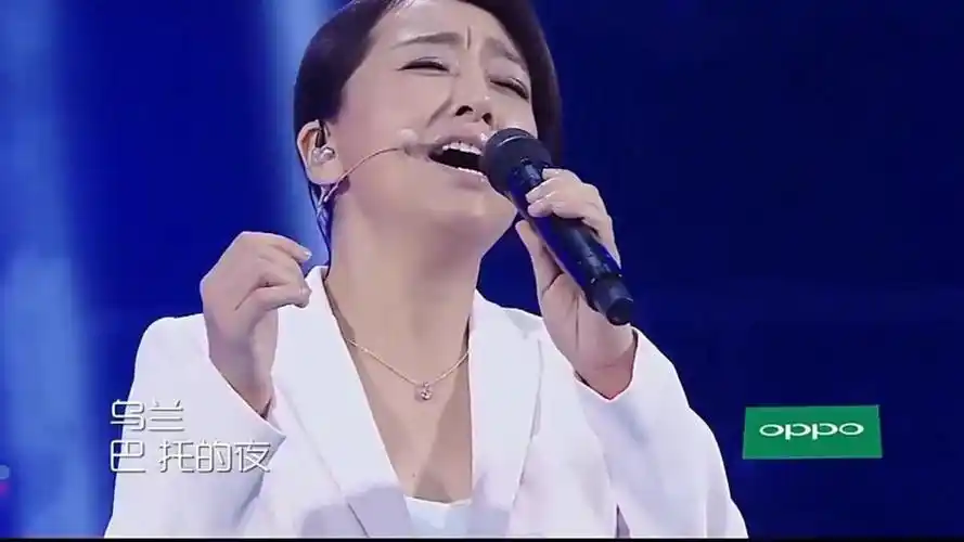 江珊唱歌名场面,与苗圃同台对唱《乌兰巴托的夜》,爆发力太强了