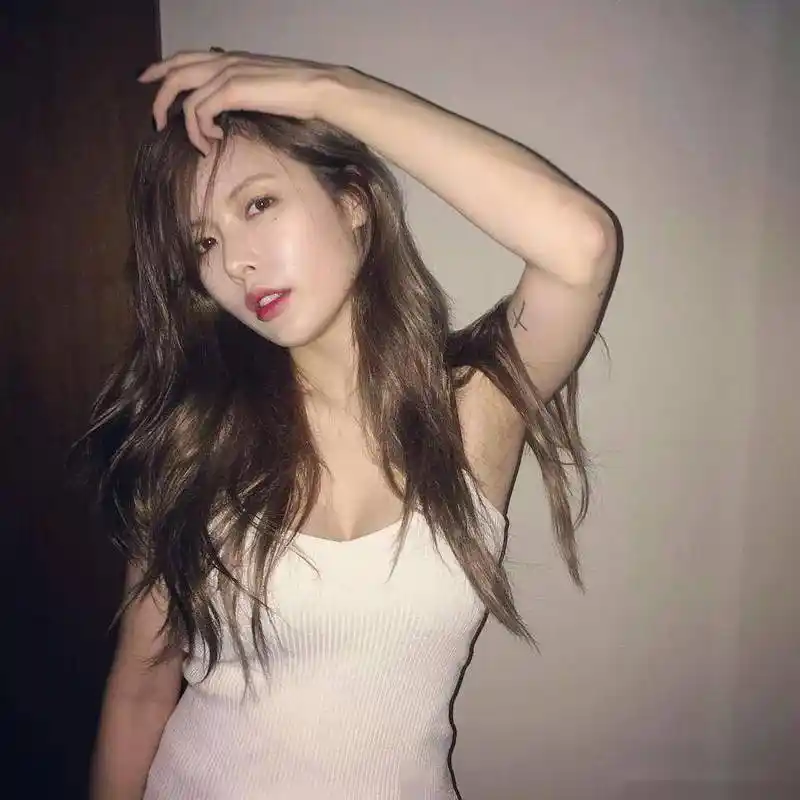 这谁顶得住!金泫雅性感写真曝光,全球粉丝疯狂打call