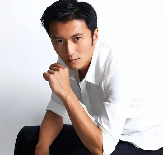 原创为什么谢霆锋那么爱王菲看他14岁做了什么你就懂了