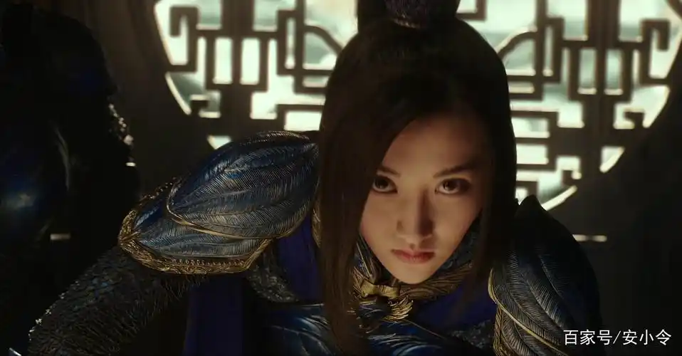 景甜在《长城》里的霸气剧照,不得不说她的气场很强!