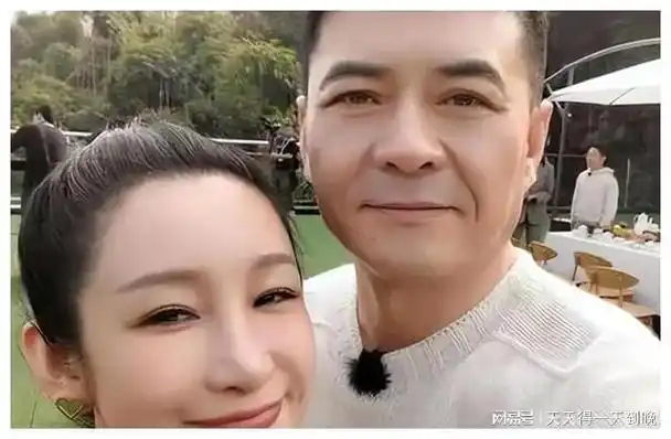 王新军与秦海璐巨婴症儿子现已9岁,看到长相后,网友大为吃惊!
