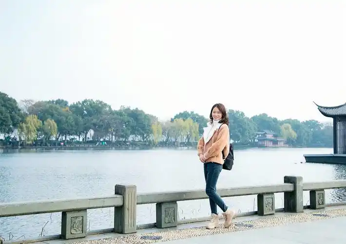 西湖,天缘绿美女