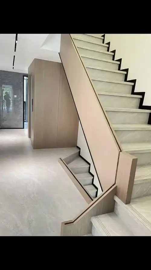 木饰面护墙板楼梯扶手全屋同色安装效果