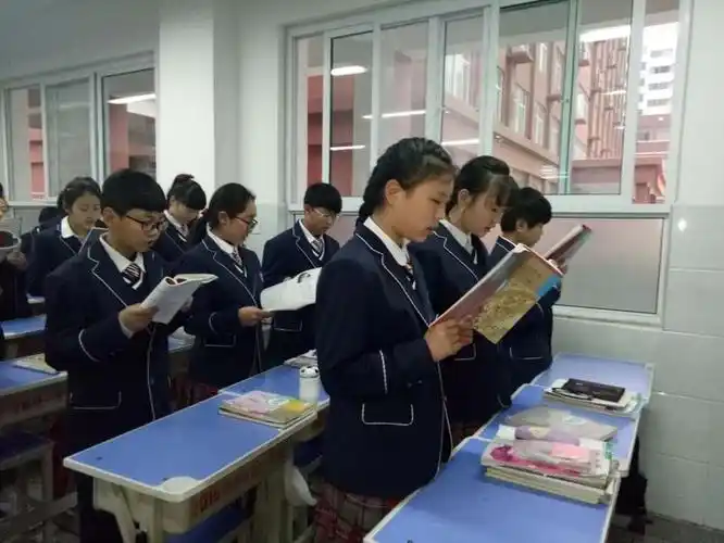 实验中学校服美出新高度