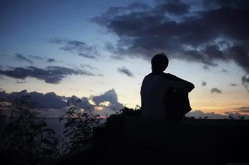 感伤男生背影图片唯美图片男生背影伤感