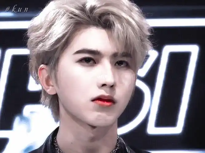 某前公司说蔡徐坤整容笑死安牙套也是整容