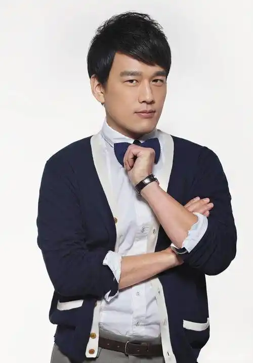 王耀庆为演有钱人,花30万元定制富豪同款眼镜,网友:太值了!