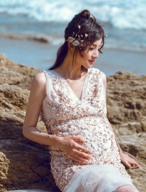 盘点:娱乐圈女星怀孕照,你觉得谁更有慈母相,第五张看着好温馨