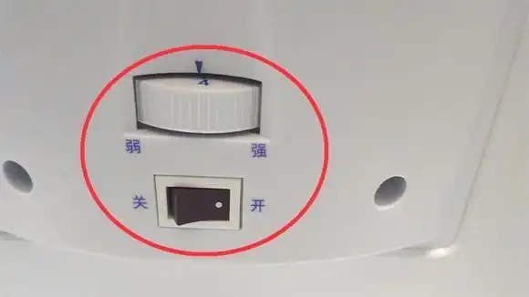 冰箱的开关一定要找到,否则每月多交一半的电费,现在知道还不晚