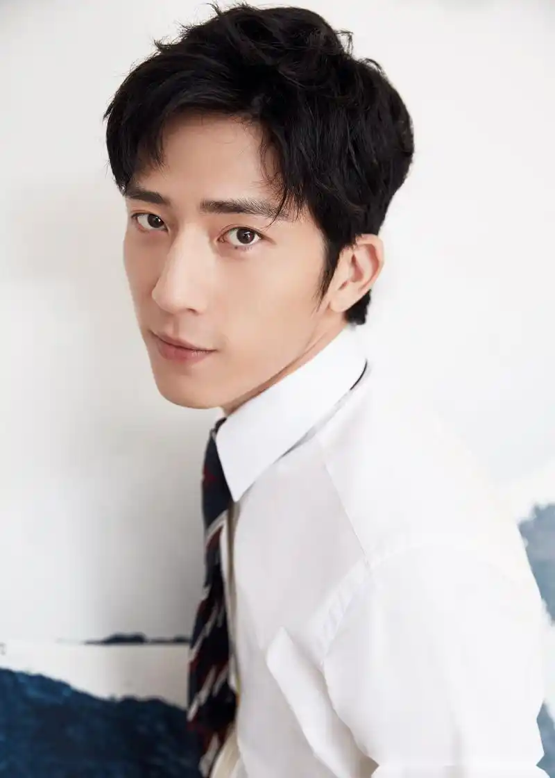 井柏然《攀登者》 千家热血千家愿,一寸山河一寸金.