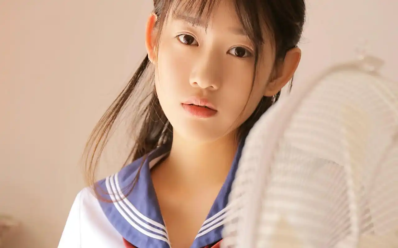 清纯学生妹水手服高清写真壁纸