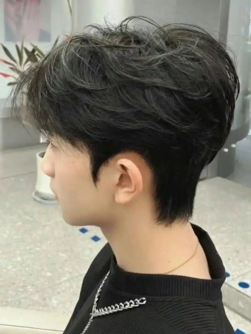 超帅男士韩式气垫烫 微分碎盖 超帅男士韩式气垫烫~乌鲁木齐男士烫发