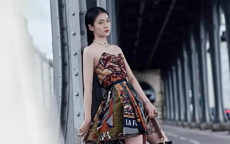 张雪迎清秀靓丽桌面壁纸