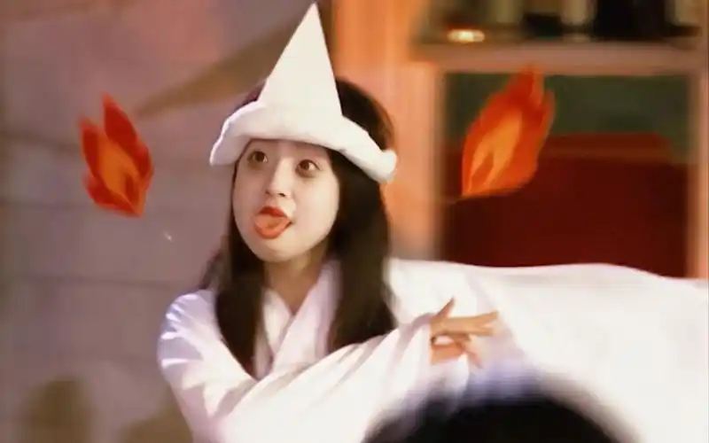 这 t m 就是万圣节最可爱的女鬼!卧槽!太萌了