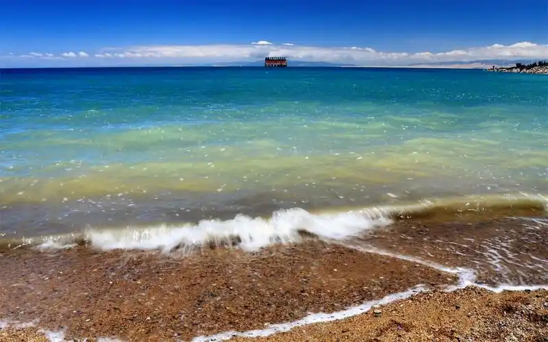 唯美青海湖风景屏保电脑桌面主题壁纸图片高清大图预览1680x1050_风景