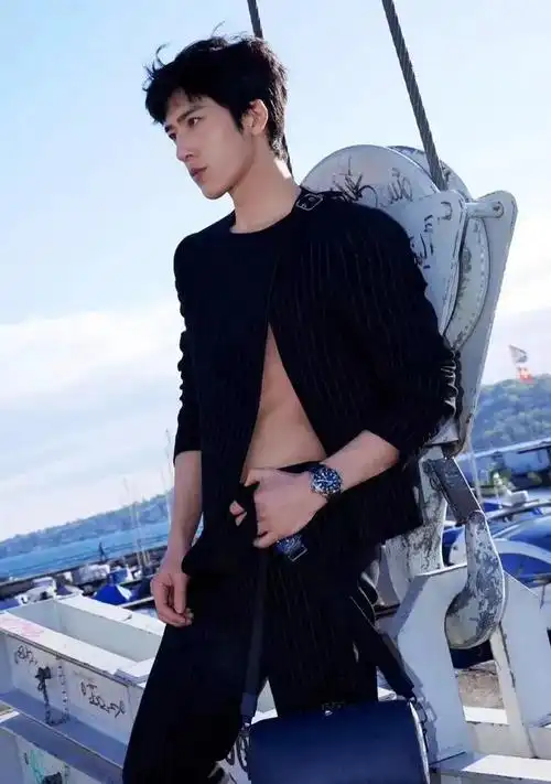 众星齐聚日内瓦朱一龙生日压轴王阳西装的神易烊千玺人气爆