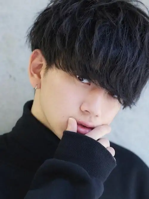 齐眉长刘海发型怎么烫好看男生修颜发型图片2