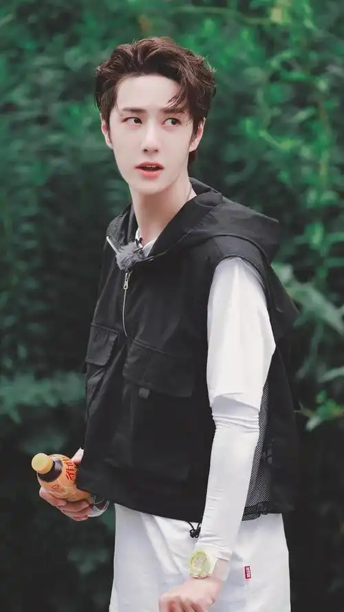 王一博帅炸合集图片/壁纸