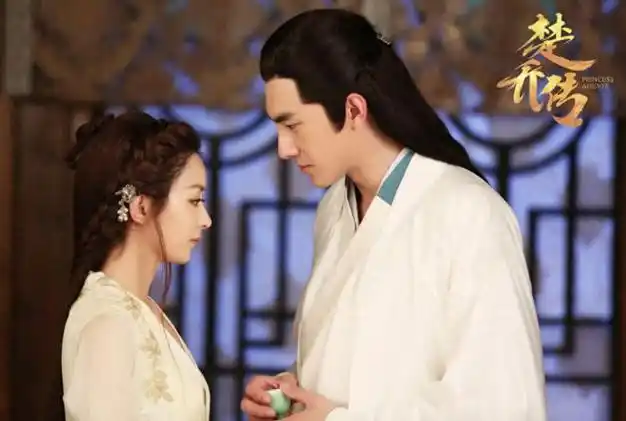 与凤行动作不断有望在十月份开播赵丽颖林更新主演