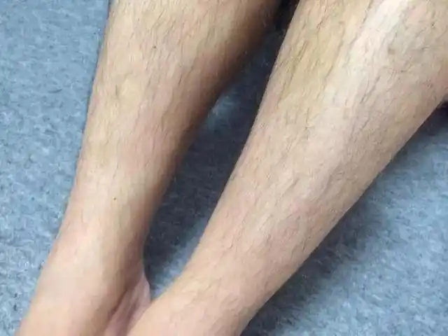 为何有的女生体毛浓密,有的却很稀少?医生道出实情,别羞于了解