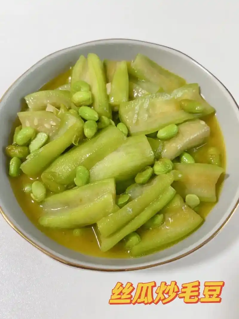 炒丝瓜没外面饭店做的那么复杂依然美味可口||| 素菜分享这道 - 抖音