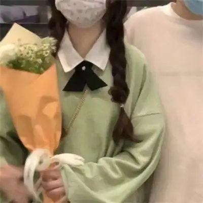 独一无二的手捧花好看浪漫情侣头像