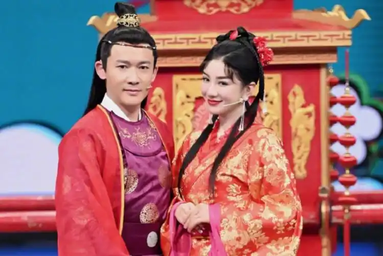 圈子不同不必强融!继张靓颖被一剪没后,"王牌"再掀娱乐遮羞布-小虾米