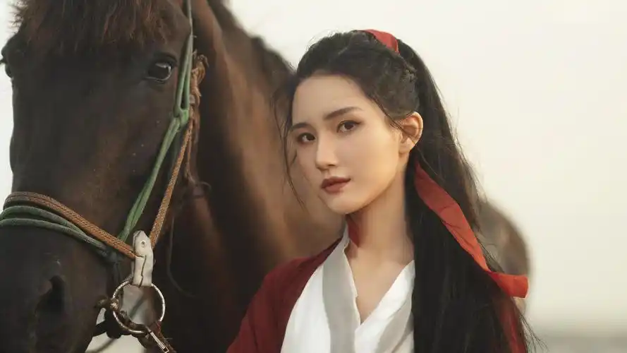 古风红衣侠女冷艳英姿魅力写真