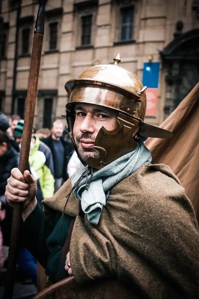 一起进入这中世纪的梦