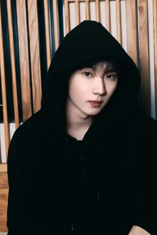 马嘉祺allblack造型