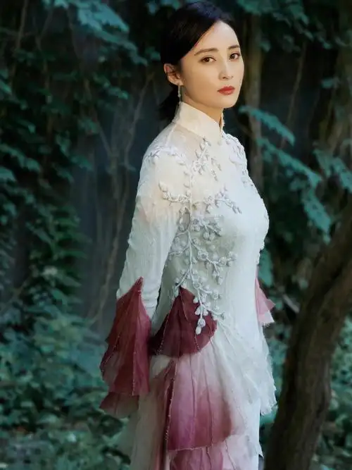 13镜头下的女神蒋勤勤70