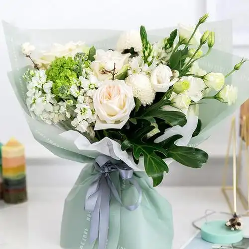 白玫瑰混搭精致浪漫清新韩式花束送女朋友老婆爱人520情人节告白求婚