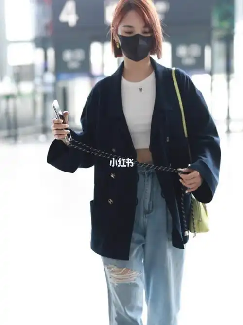 杨丞琳机场街拍