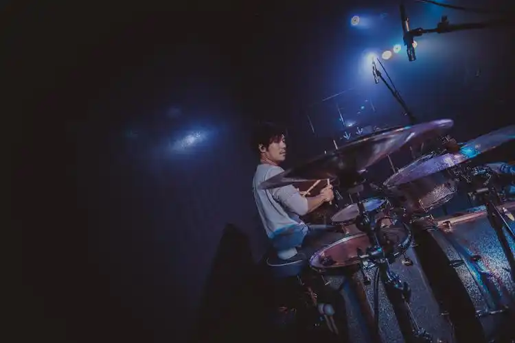 11.11演出 | 我们的鼓手帅成梁朝伟