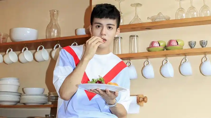 帅气时尚的曾舜晞,高清壁纸图片,大陆明星-回车桌面