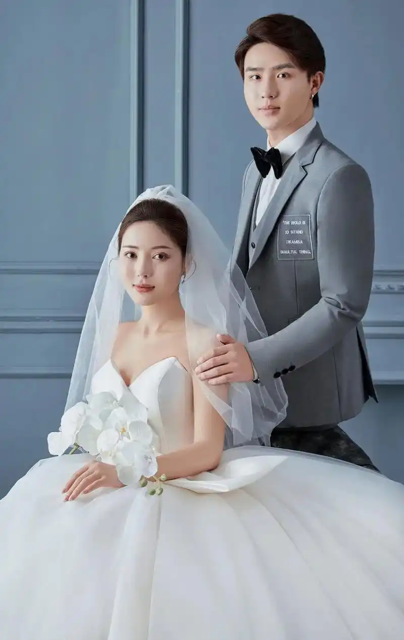 简约大气韩式室内婚纱照