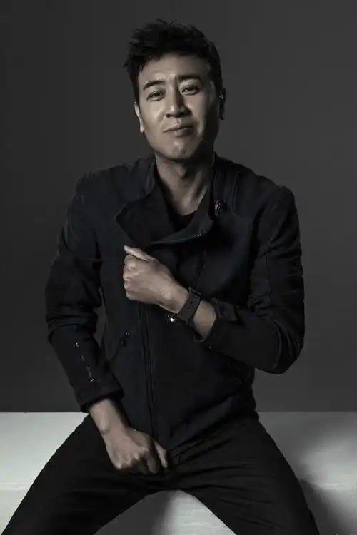 p>于和伟,1971年5月4日出生于辽宁省抚顺市东洲区,中国内地影视男演员